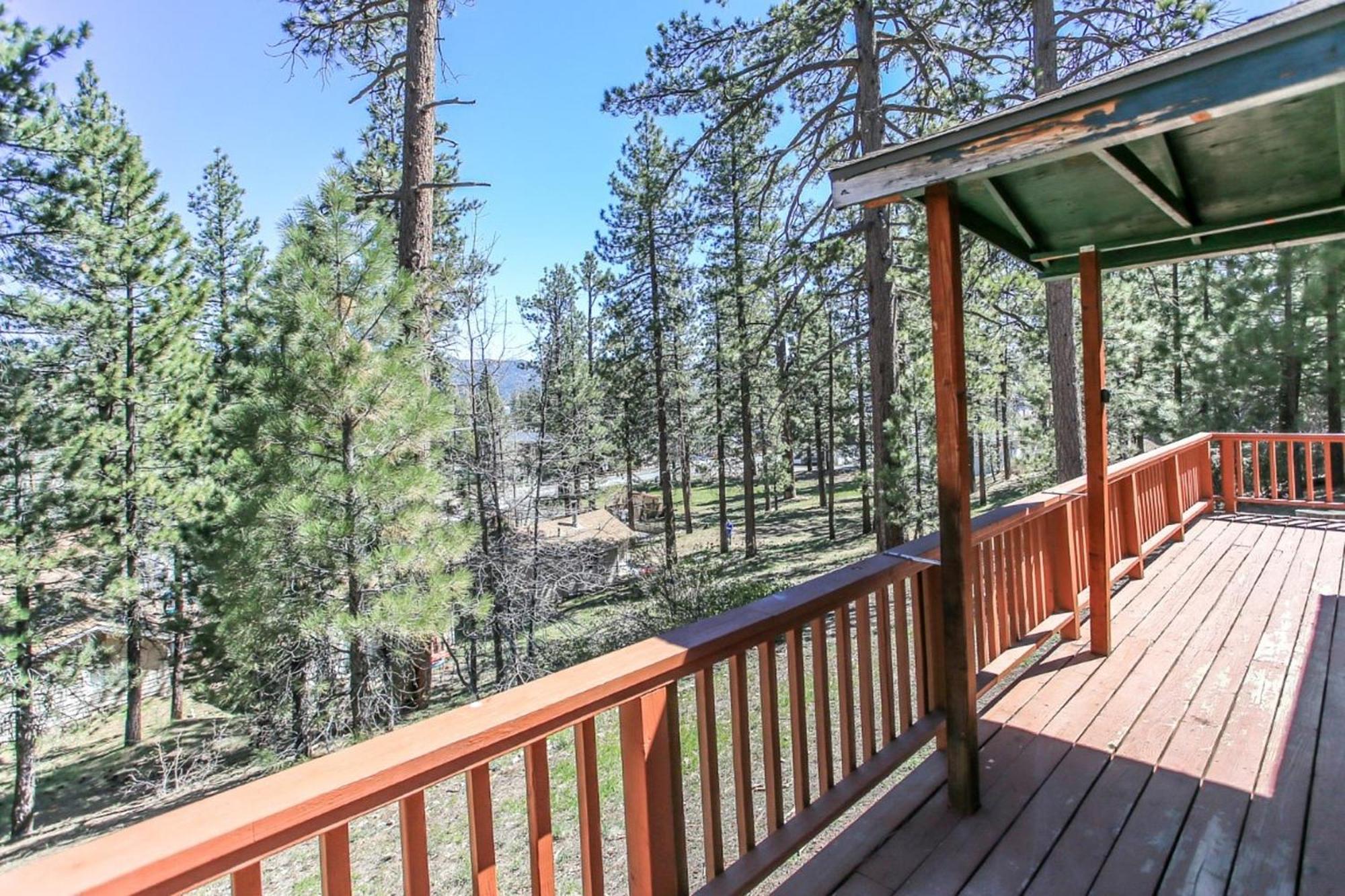 Snow Bunny Lodge - Perfect Big Bear Getaway! Deck With A New Hot Tub And Charcoal Barbecue! Big Bear Lake Luaran gambar
