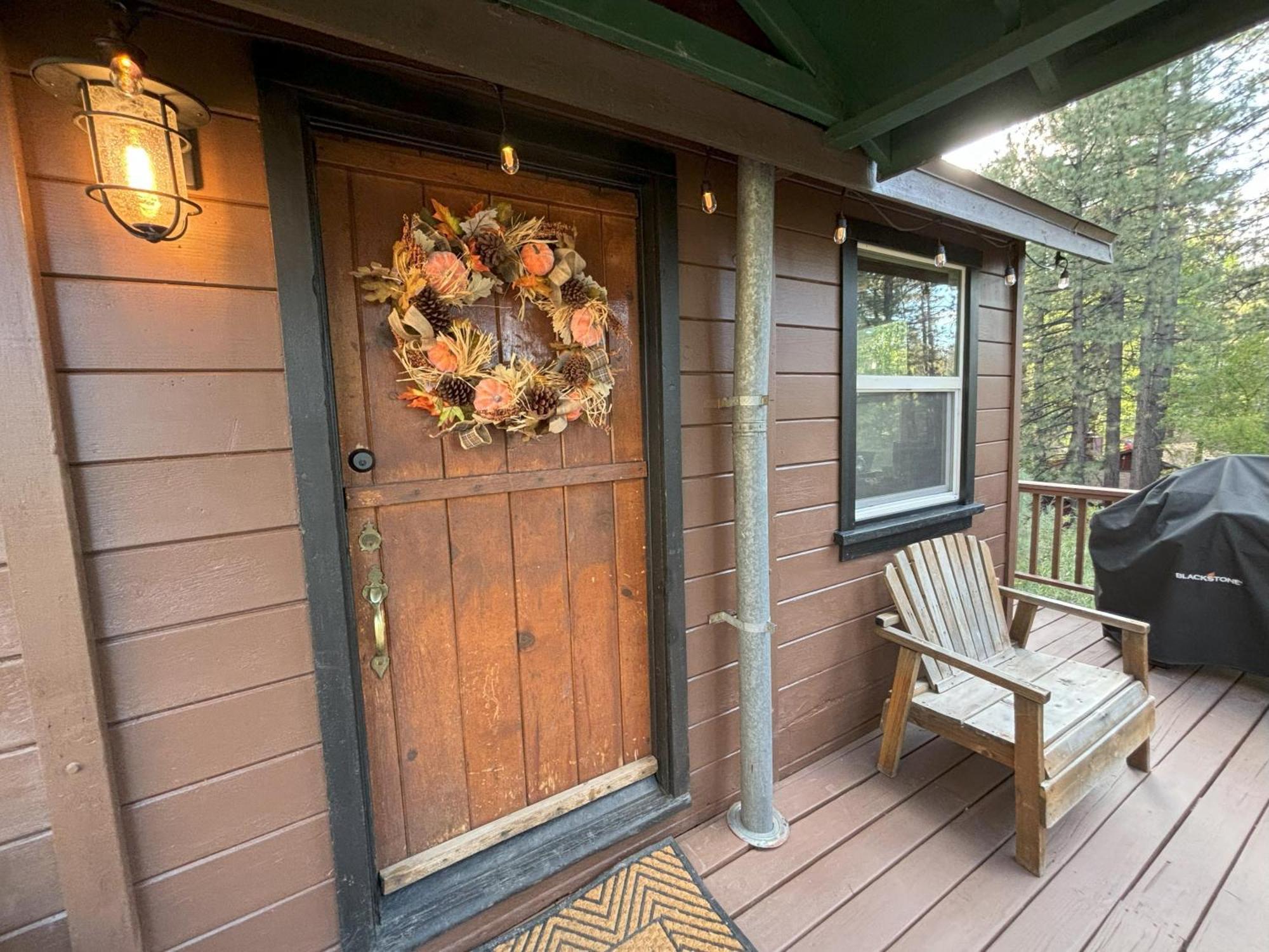 Snow Bunny Lodge - Perfect Big Bear Getaway! Deck With A New Hot Tub And Charcoal Barbecue! Big Bear Lake Luaran gambar